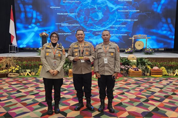 Polres Prabumulih Raih Dua Penghargaan Bergengsi di Rakernis SDM Polda Sumsel 2025